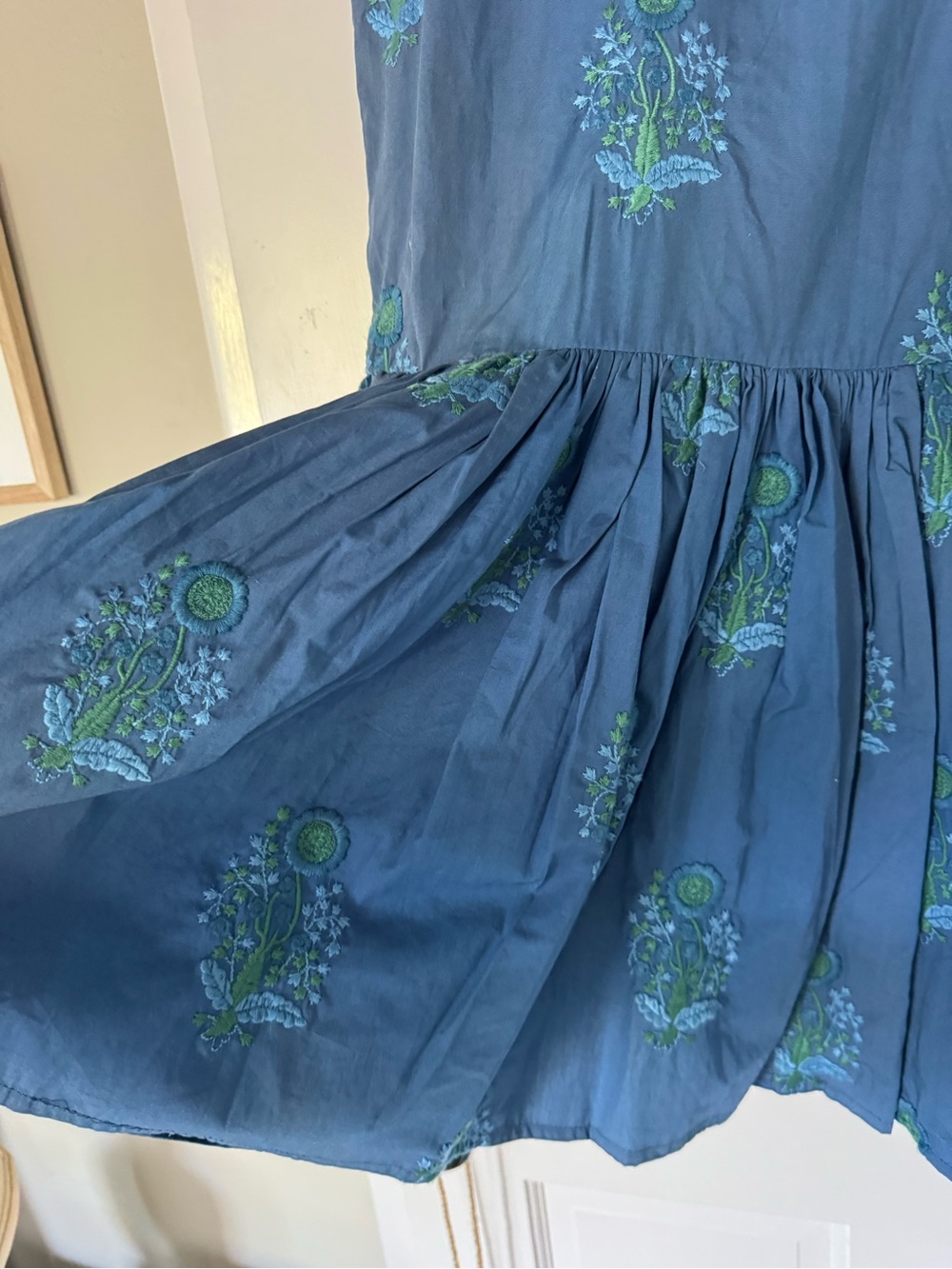 Eddy - High-Waist Embroidered Floral Midi Skirt with mermaid hem - Picture 8 of 9